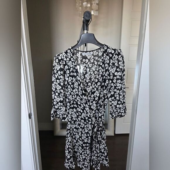 Reformation Zoe Wrap Dress in Nicole Size S - Picture 3 of 5